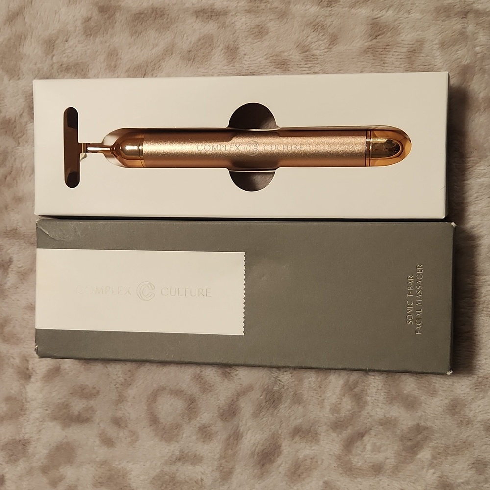 FACIAL MASSAGER NEW ✅️ - Picture 2 of 3